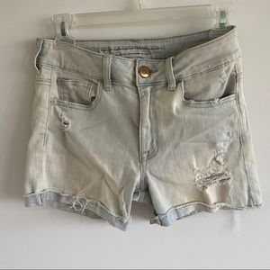 Light wash stretchy shorts